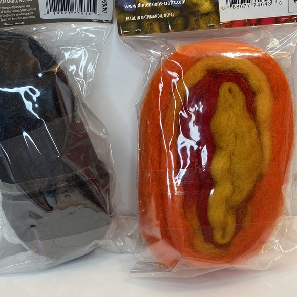 Dimensions FeltWorks Needle Felting 100% Wool Roving Crafts Black Blue Orange - Picture 11 of 13